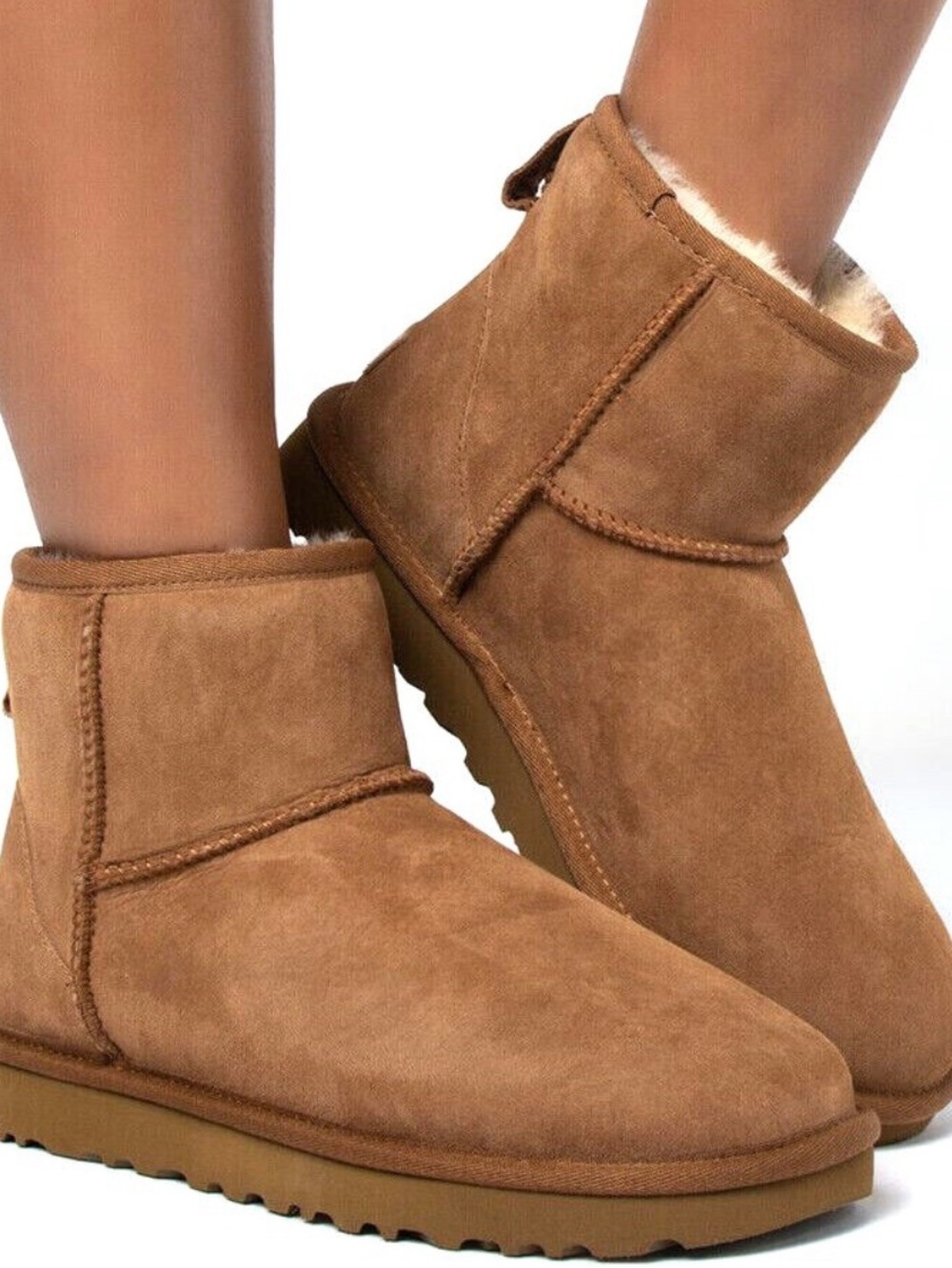UGG Classic Mini II Boots in Chesnut